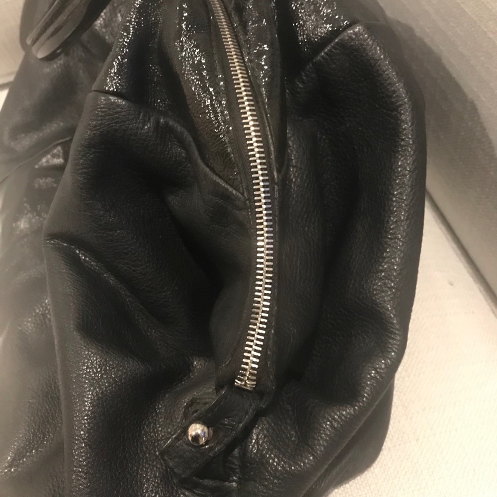 YSL Yves Saint Laurent Easy Black Patent Bag - Picture 4 of 7